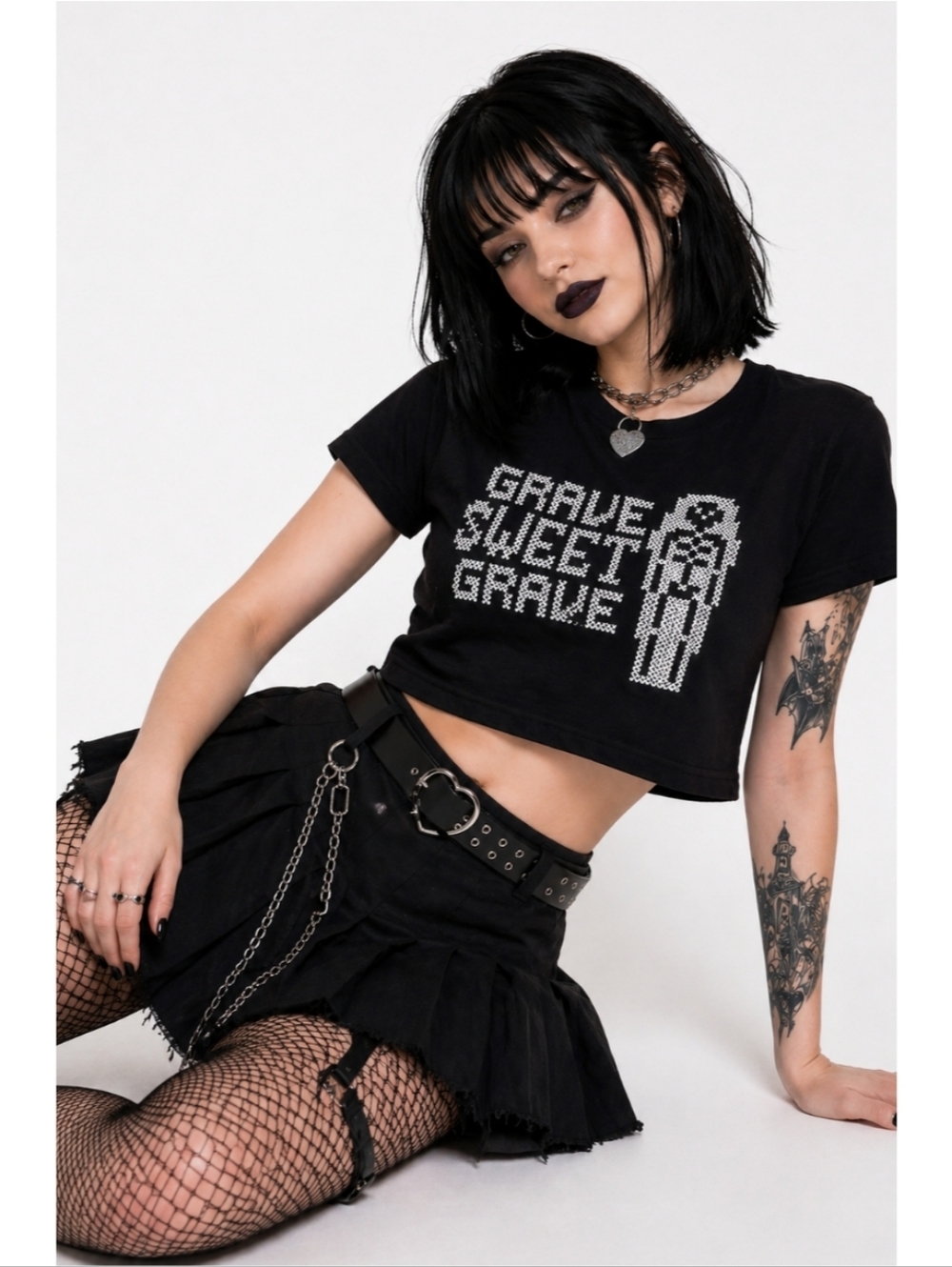 Hot Topic Grave Sweet Grave Girls T-Shirt - Picture 2 of 5